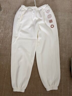 Amazon Essentials Cream Sweat Joggers with Pink Graphic